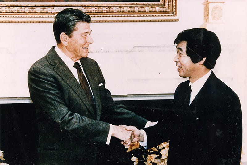 Akiyama with President Ronald Reagan