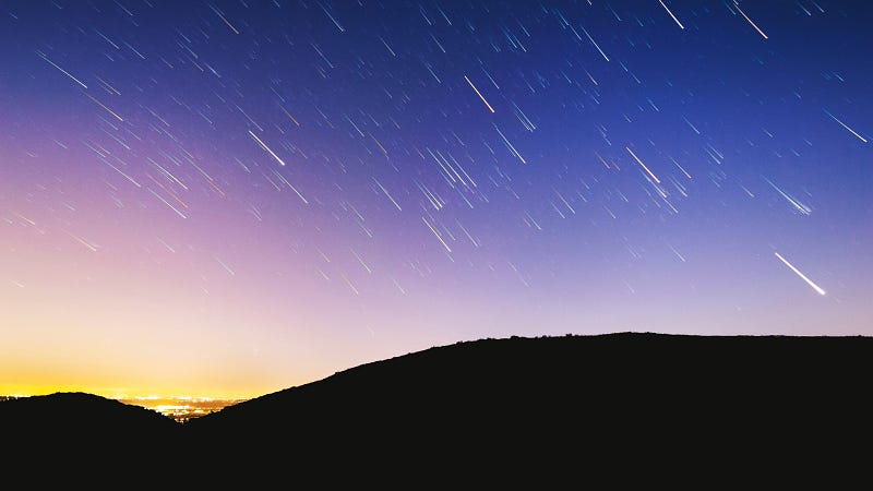 Satellite technology for artificial shooting stars